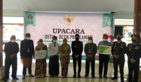 Momen HUT Ke-76 RI, Pemkab Blitar Salurkan Bantuan Bagi Warga Terdampak Covid-19