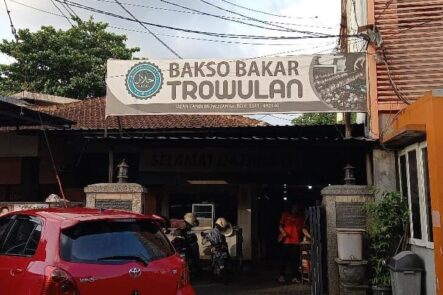Bakso Bakar Trowulan Malang Legend yang Jadi Jujukan Kuliner Favorit Selebgram