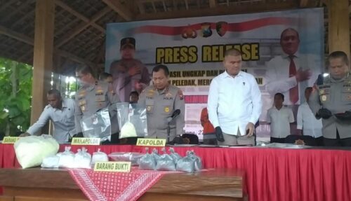 Polda Jatim Gagalkan 231 Kilogram Bubuk Petasan Seharga 18 Jutaan Siap Edar, 3 Orang Diamankan