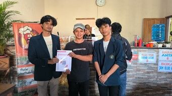 Kerjasama dengan Bank Jatim, Mahasiswa UB Bantu Pembuatan QRIS untuk Dukung UMKM di Desa Jatiguwi Senapati Nusantara