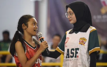 Wali Kota Kediri Buka Turnamen Basket Tingkat Sekolah, Beri Pesan Ini ke Peserta Wali Kota Kediri saat menghadiri turnamen basket (Dok. Kominfo Kota Kediri)
