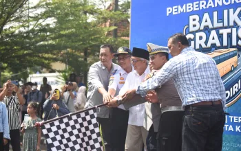 Balik Gratis 2026 Jadi Solusi Arus Balik, Gus Qowim Berangkatkan Pemudik Menuju Jakarta dan Surabaya