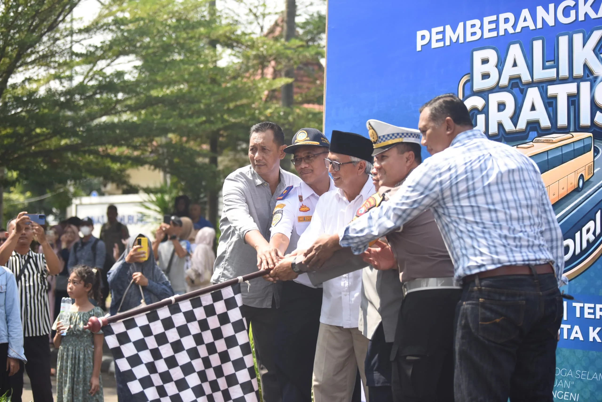 Wakil Wali Kota Qowimuddin memberangkatkan program Balik Gratis 2026 (ist)
