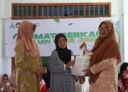 Sambut Iduladha, DWP UIN KHAS Jember Berbagi Berkah dengan Warga Karangmluwo