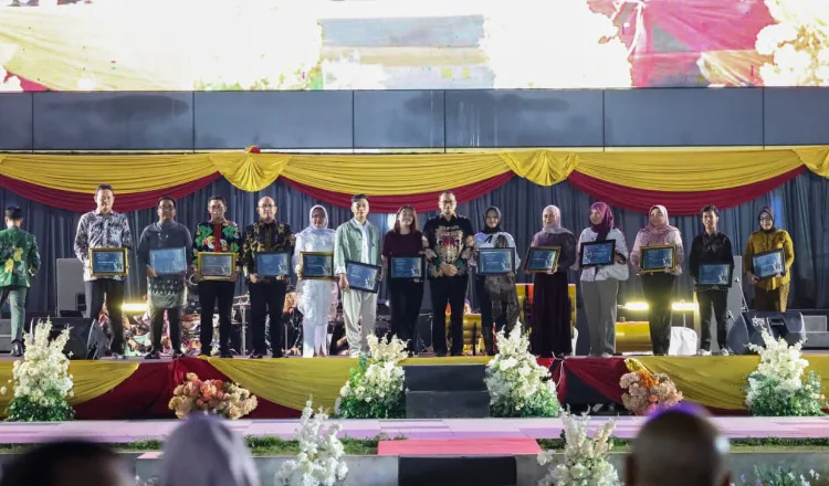 Malam Grand Final Pemilihan Gus & Ning Jember 2026 di Alun-Alun Jember, Sabtu (13/6/2026) malam. (Foto: Dok/Diskominfo Jember)