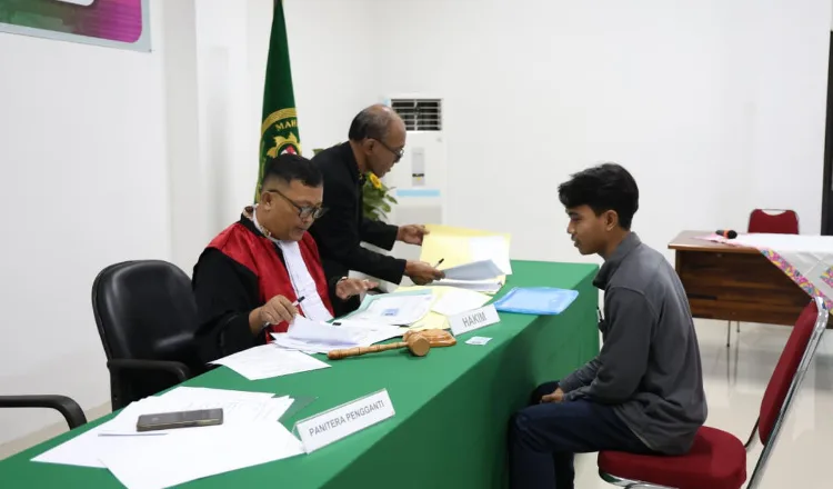 Pelaksanaan perdana inovasi PASTI MAPAN di Dispendukcapil Jember, Jumat (26/6/2026). (Foto: Dok/Diskominfo Jember)