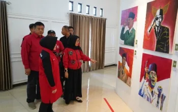 Bunda Renny Apresiasi Karya Para Peserta Lomba Lukis Wajah Putra Sang Fajar