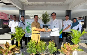 BPJS Ketenagakerjaan Jember Salurkan Bantuan Tanaman kepada Kelurahan Kebonsari melalui Employee Volunteering Go Green