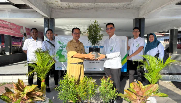 BPJS Ketenagakerjaan Jember Salurkan Bantuan Tanaman kepada Kelurahan Kebonsari melalui Employee Volunteering Go Green