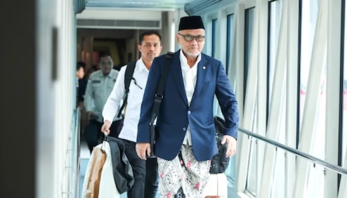 Menhaj RI Gus Irfan Mengaku Siap Lakukan Perbaikan Layanan Haji 2027