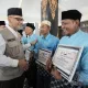17 Jamaah Haji Jombang Terima Bantuan UEA, Menhaj RI Gus Irfan Serahkan Simbolis