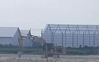 Diduga Serobot LP2B, Proyek Gudang PT Abadi Langgeng Gemilang di Puger Jember Dikeluhkan Petani