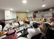 Menhaj Gus Irfan Tekankan Tiga Hal Ini kepada 23 Pimpinan Dapur Katering Jamaah Haji di Madinah