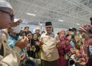 Menhaj RI Gus Irfan Minta Maaf Atas Kekurangan Pelayanan Haji saat Melepas Jamaah UPG-07