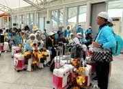Demi Oleh-Oleh Bisa Dibawa Pulang, Jamaah Haji Rela Pakai Baju Berlapis-lapis