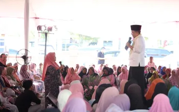 Semua Tercurahkan Ketika Gus Fawait Bersama Warga Sumberjambe Warga Kecamatan Sumberjambe menyampaikan keluh kesahnya kepada Gus Fawait, Senin (29/6/2026). (Foto: Dok/Diskominfo Jember)