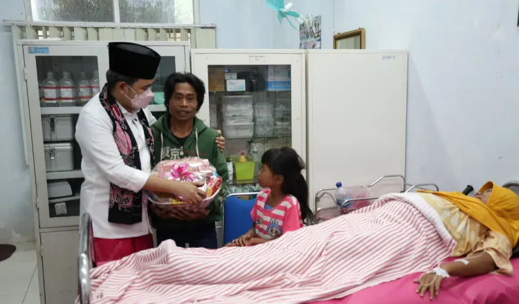 Bupati Jember meninjau layanan kesehatan di Puskesmas Pakusari, Senin (20/7/2026). (Foto: Dok/Diskominfo Jember)