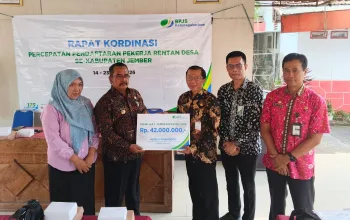 BPJS Ketenagakerjaan Jember Serahkan Santunan Kematian Rp42 Juta kepada Ahli Waris Pekerja Rentan Desa Pondokrejo