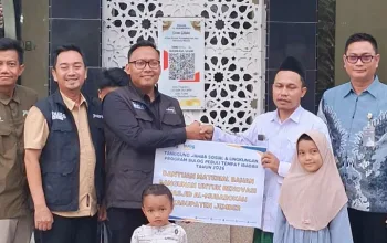 Wujud Kepedulian Sosial, BULOG Jember Kucurkan Bantuan Fasilitas untuk Masjid Al Mubarokah