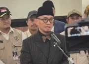 Wamenhaj RI Sambut Kedatangan Petugas Haji Daker Madinah dan Bandara
